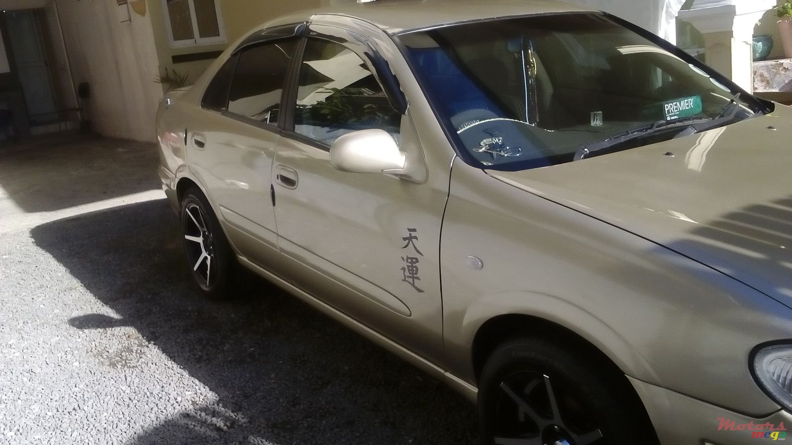 2001' Nissan Sunny photo #3