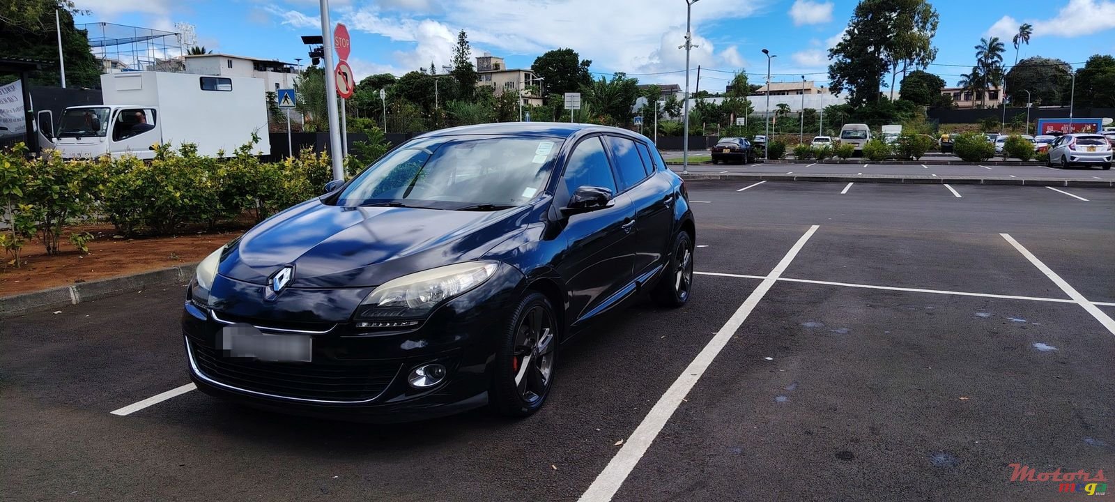 2014' Renault Megane photo #3