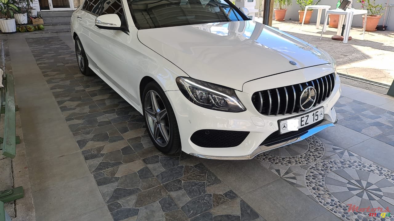 2015' Mercedes-Benz C-Class photo #2