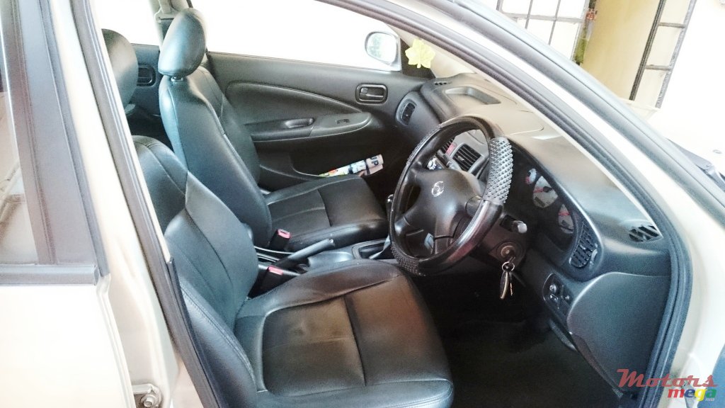 2005' Nissan Sunny N17 photo #2