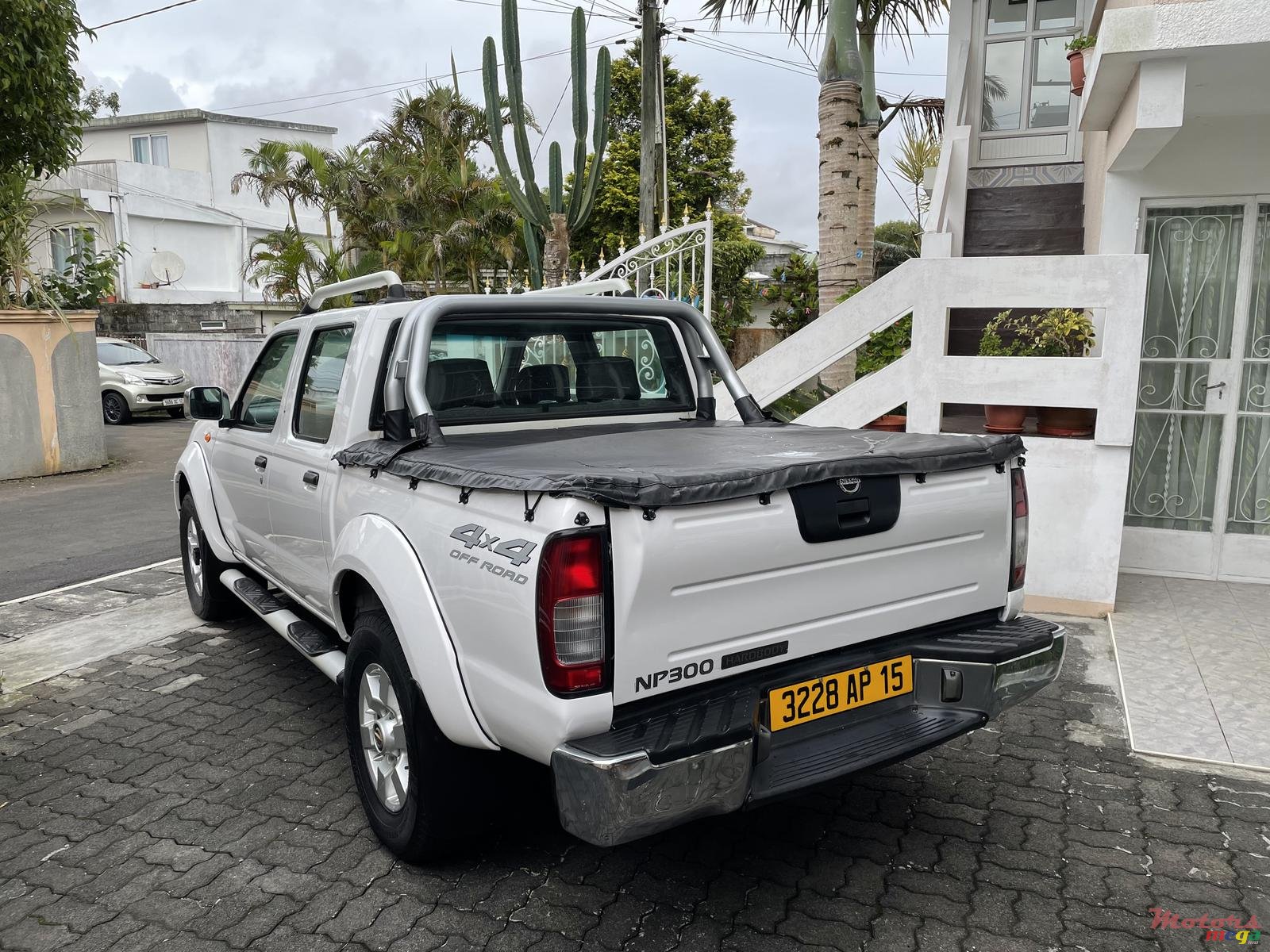 2015' Nissan NP300 4x4 photo #4