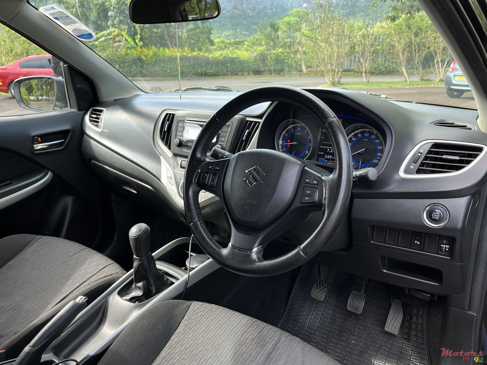 2017' Suzuki Baleno Glx photo #6