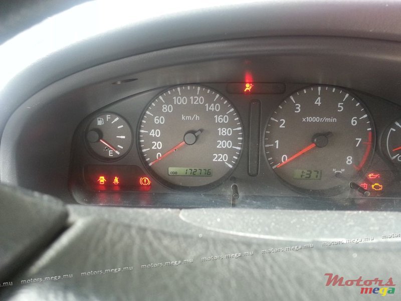 2001' Nissan photo #3