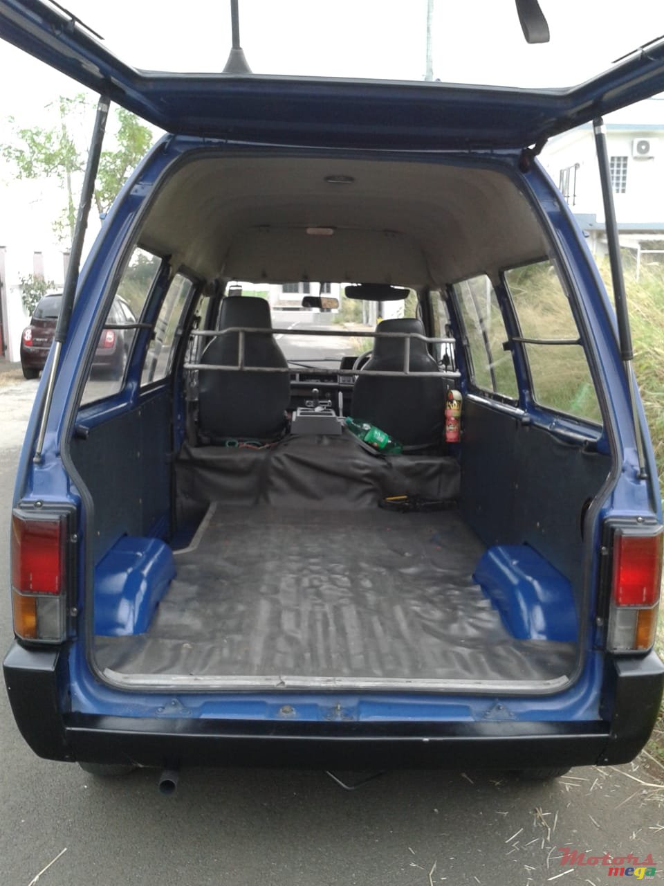 1991' Nissan Vanette cargo photo #4