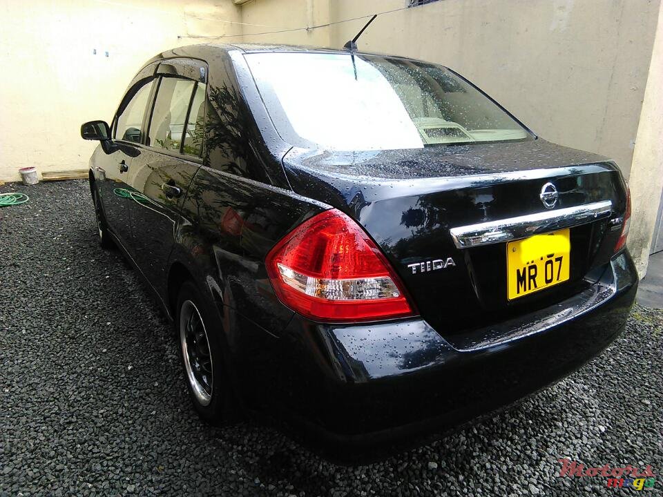 2007' Nissan Tiida photo #2