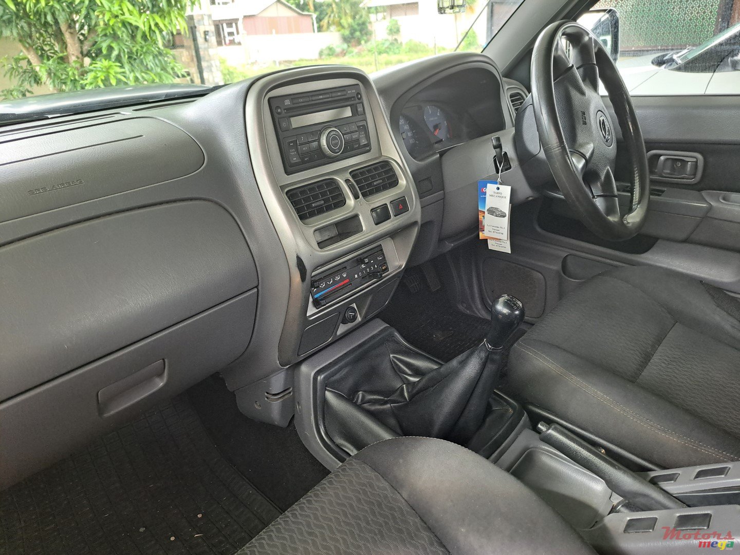 2017' Nissan NV300 photo #5