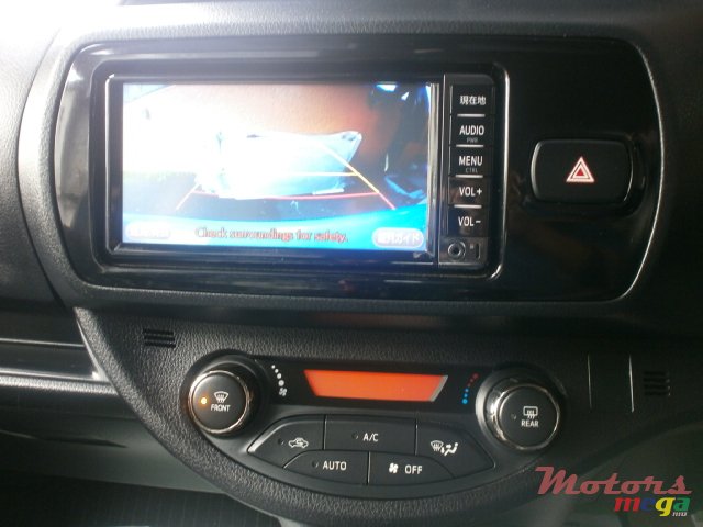 2017' Toyota Vitz HYBRID photo #4