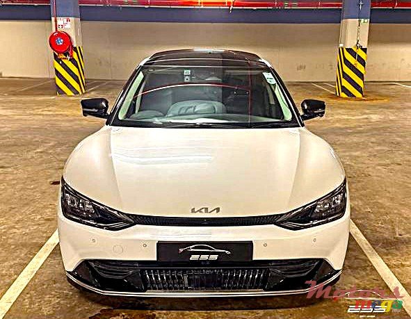 2022' Kia EV6 photo #1