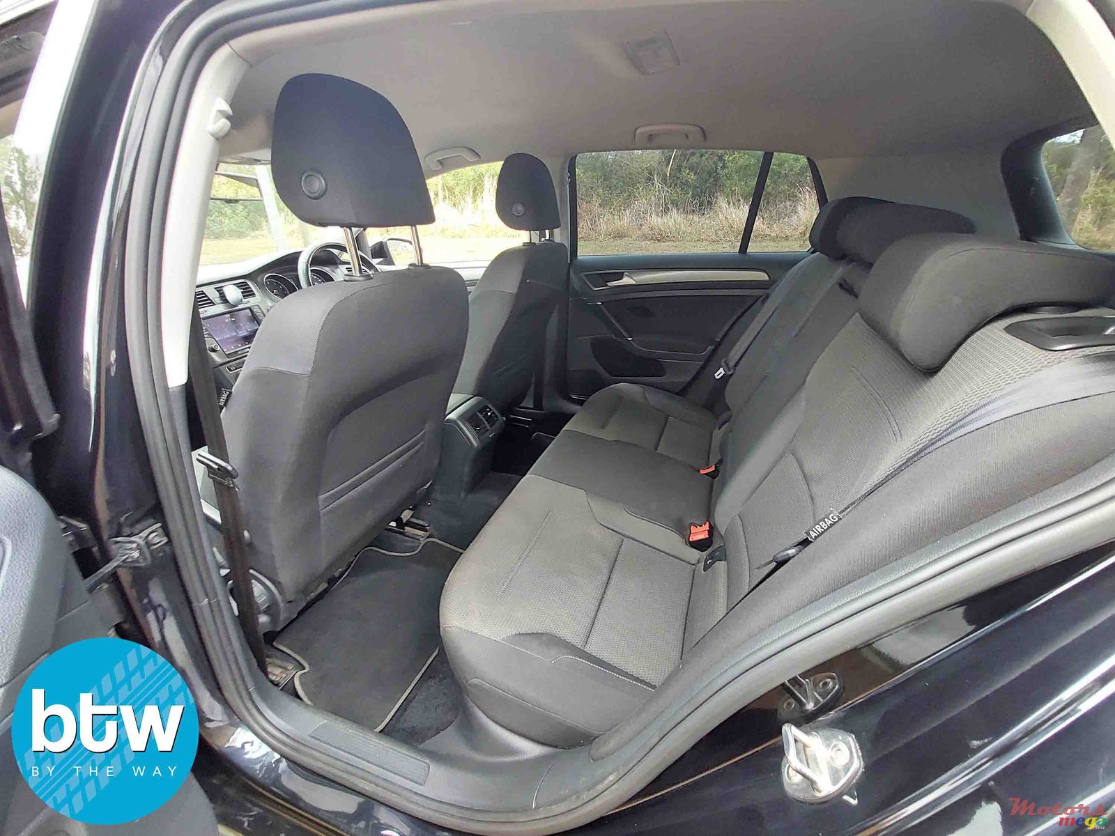 2014' Volkswagen Golf VII photo #5