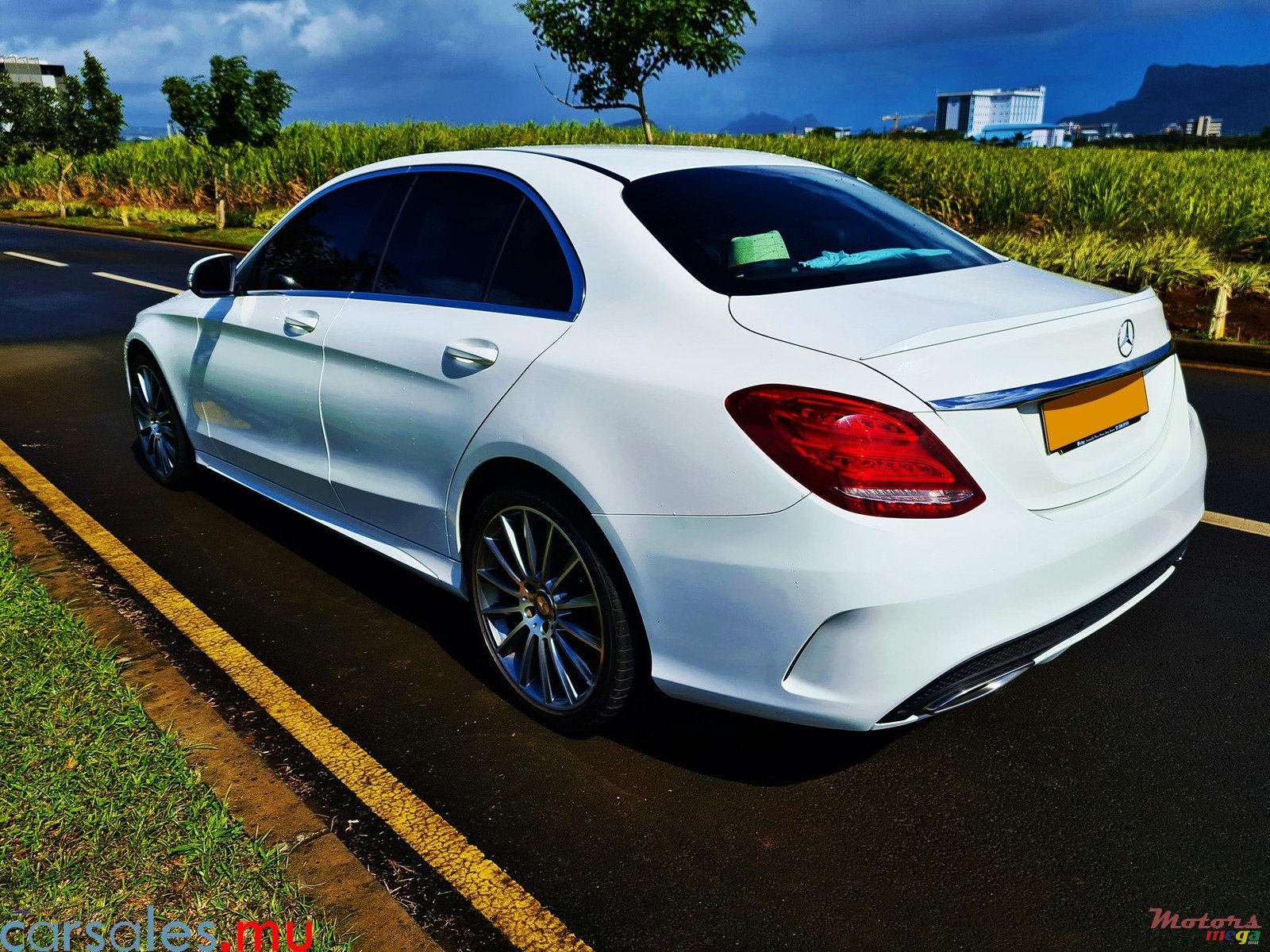 2016' Mercedes-Benz C-Class C180 AMG Line photo #5