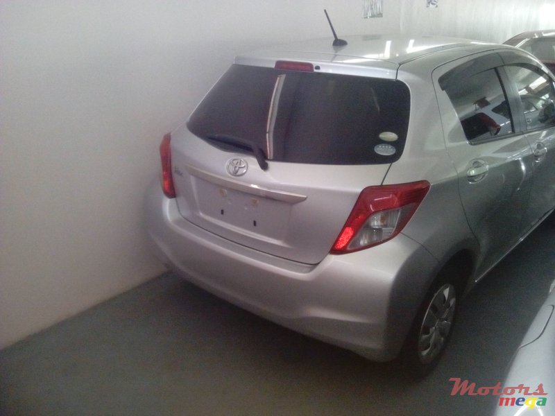 2011' Toyota Vitz photo #2