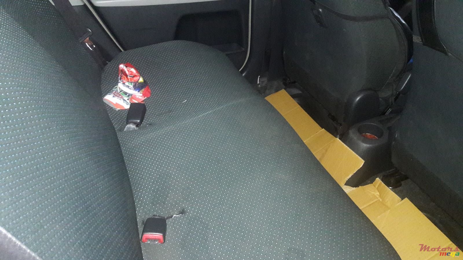 2006' Toyota Vitz photo #3