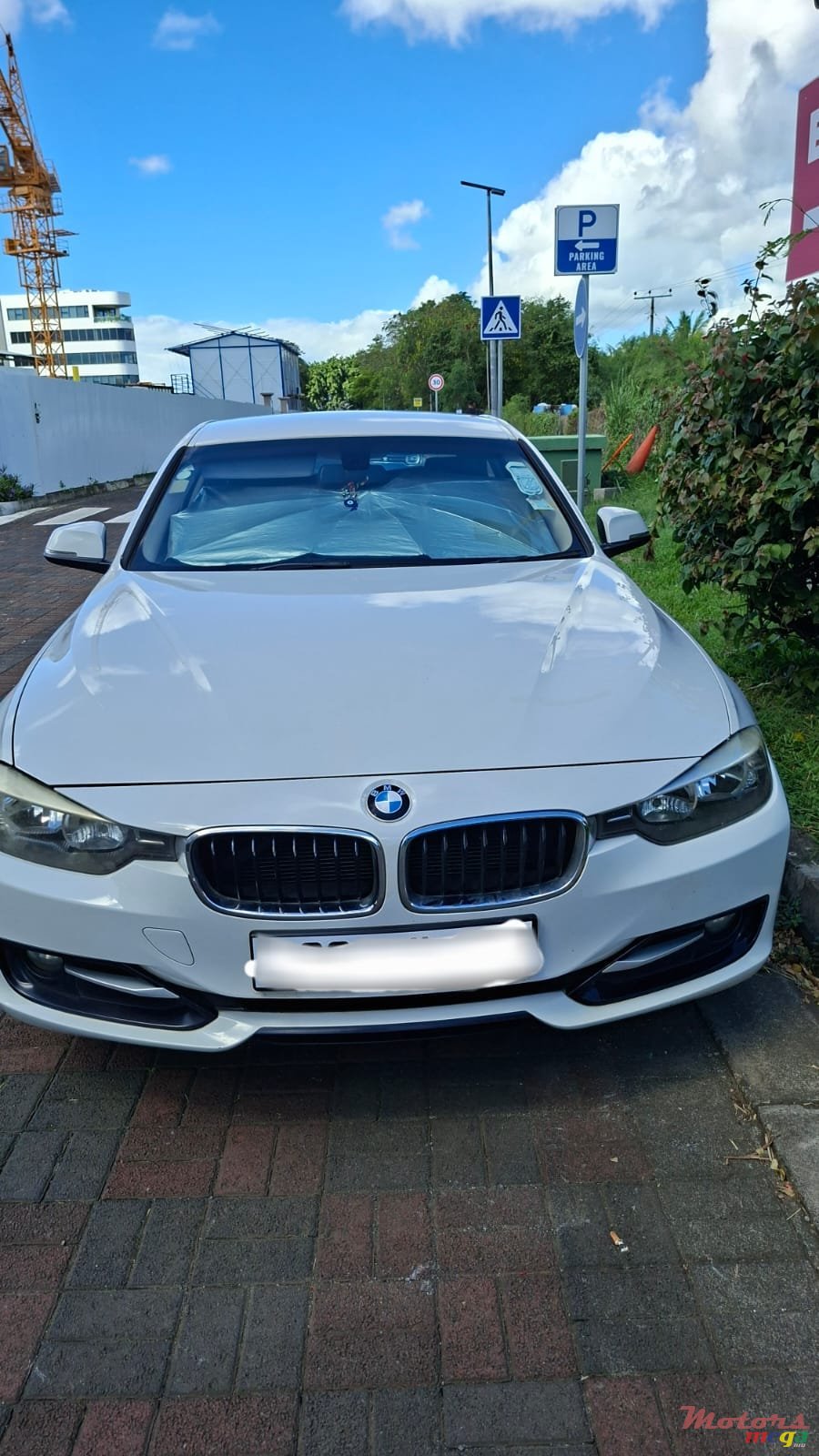 2013' BMW 320 photo #1