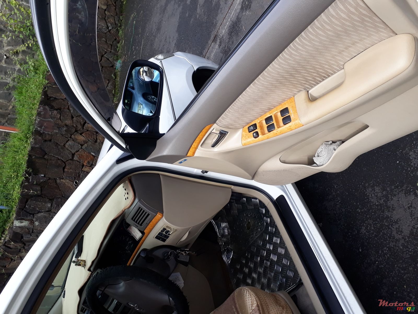 2006' Toyota F Fielder XG Edition photo #4