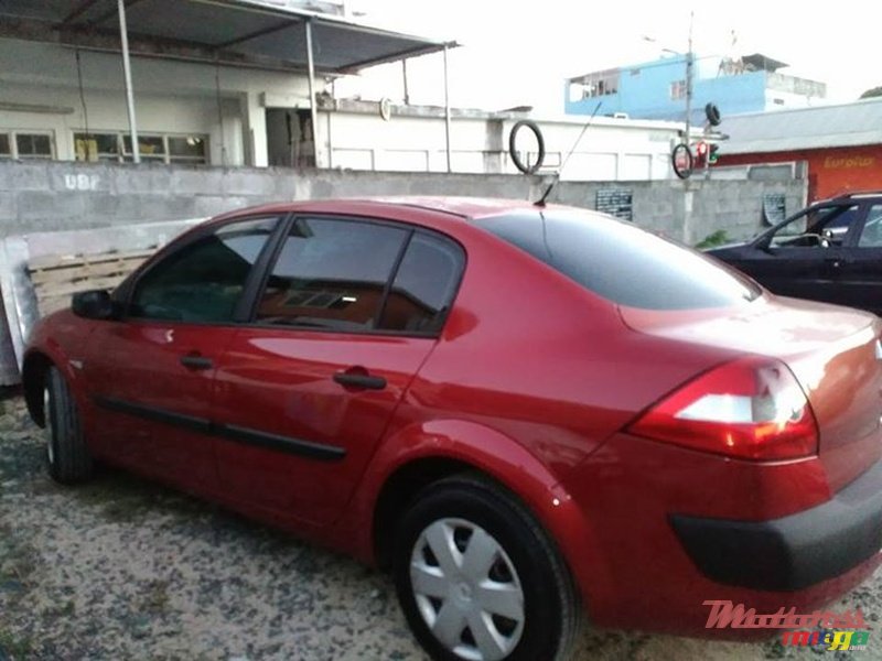 2004' Renault Megane photo #1