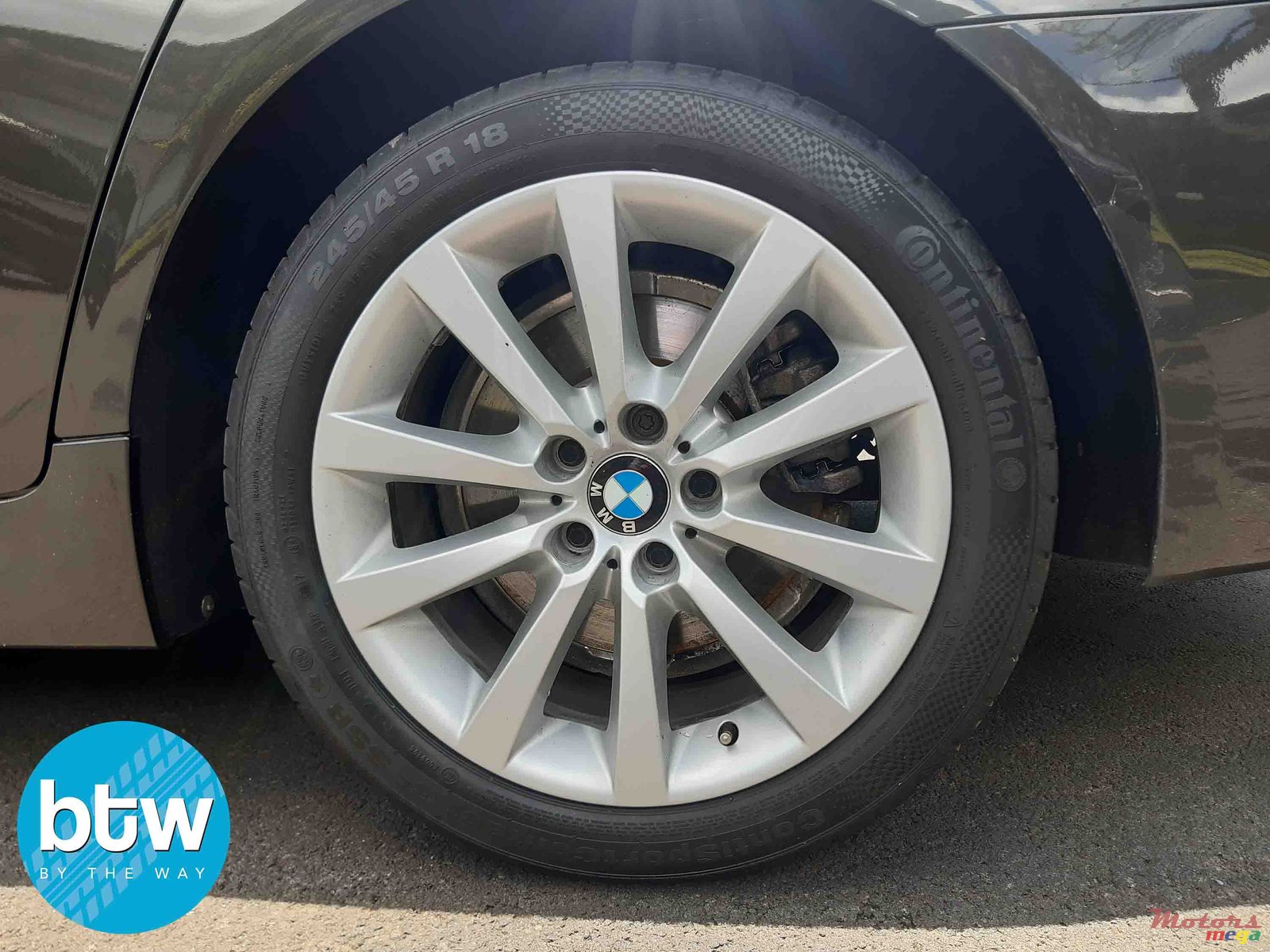 2014' BMW 5 Series 520i photo #3