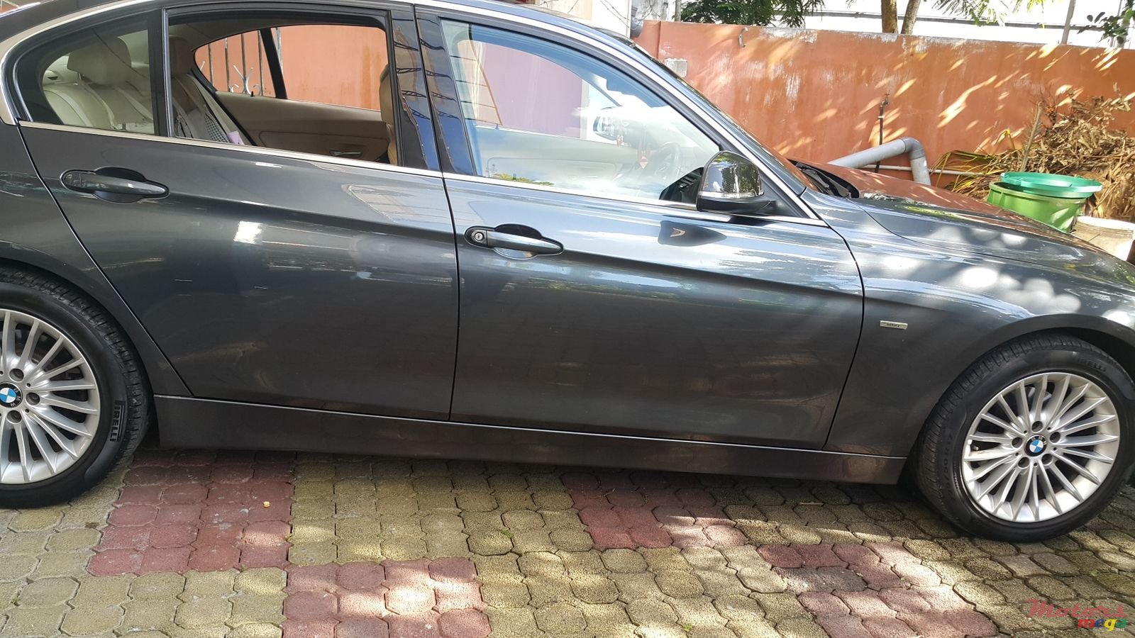 2013' BMW 316 photo #3