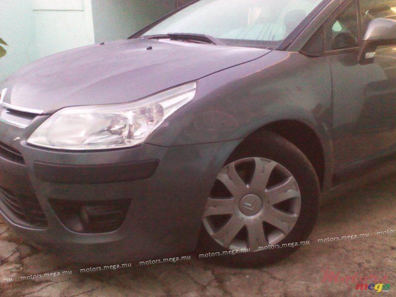 2009' Citroen C4 photo #1