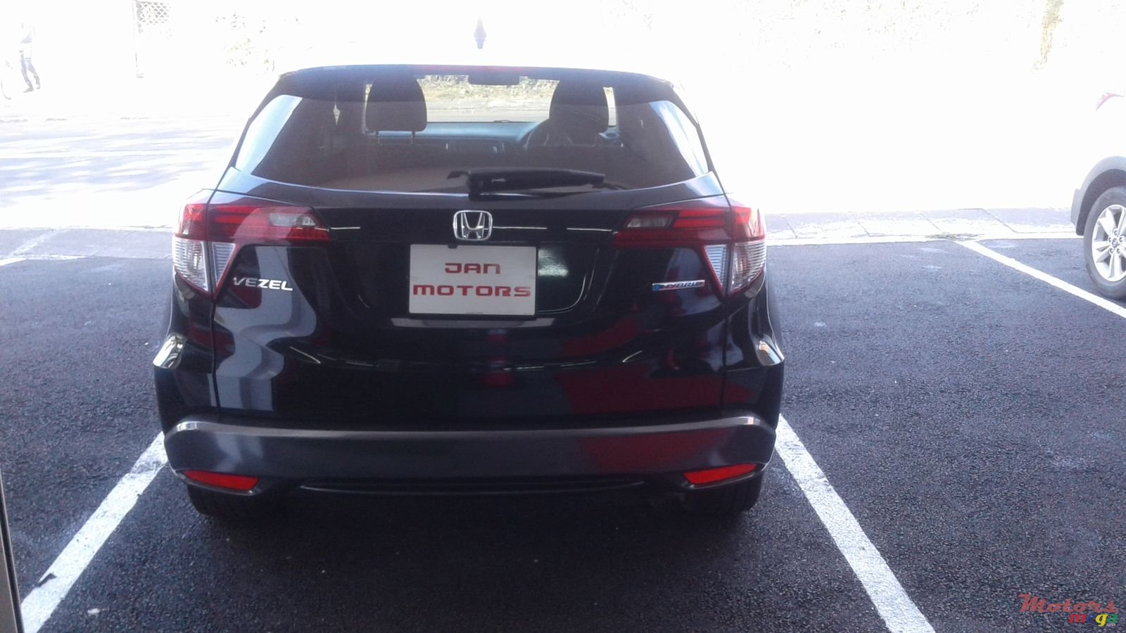 2015' Honda Vezel X Hybrid photo #2