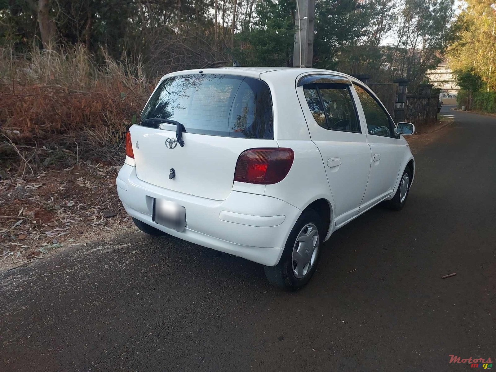 2003' Toyota Vitz SCP10 photo #3