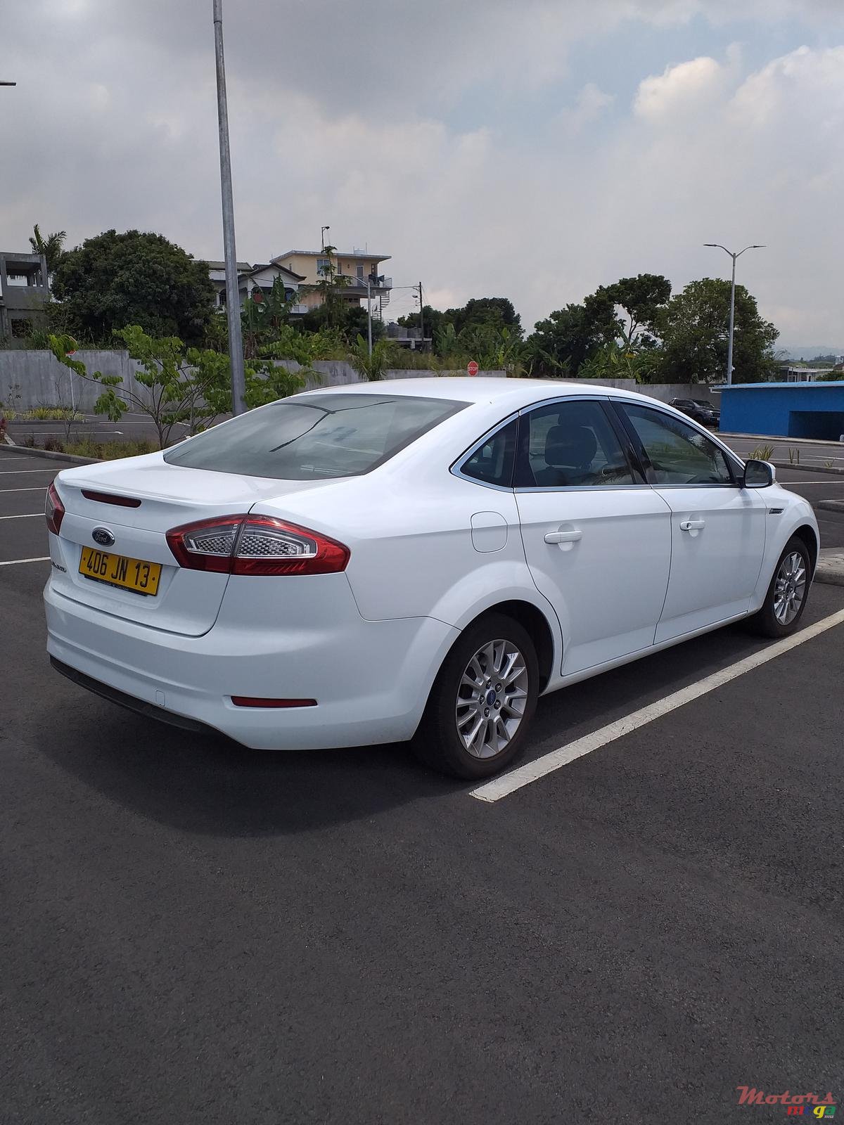 2013' Ford Mondeo photo #3