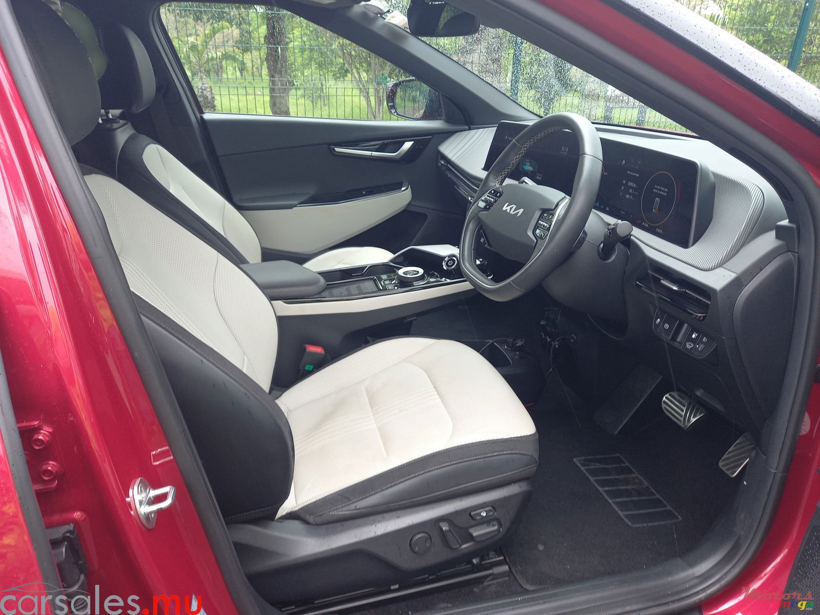 2022' Kia EV6 GT Line AWD SX Pack Long Range photo #5