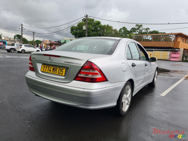 2005' Mercedes-Benz C180 automatic photo #3