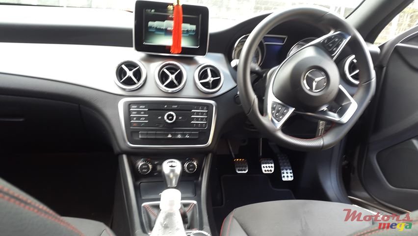 2015' Mercedes-Benz CLA-Class photo #2