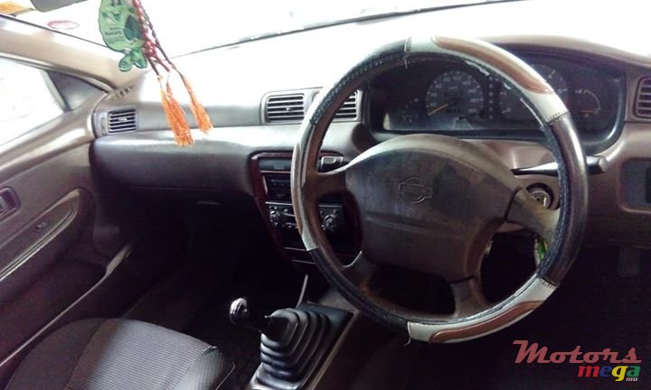 1998' Nissan Sunny saloon photo #5