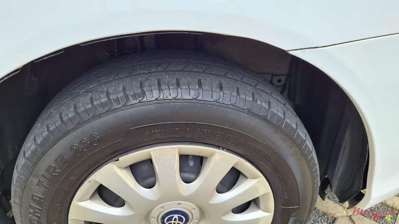 2007' Toyota Aurion photo #1