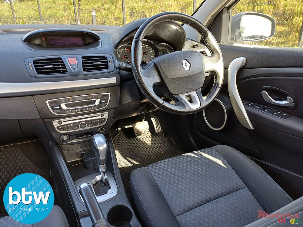 2014' Renault Fluence photo #7