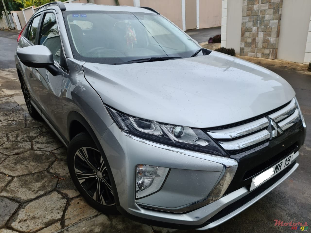 2019' Mitsubishi Eclipse photo #1