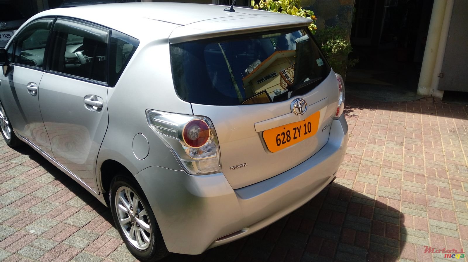 2010' Toyota Verso photo #3