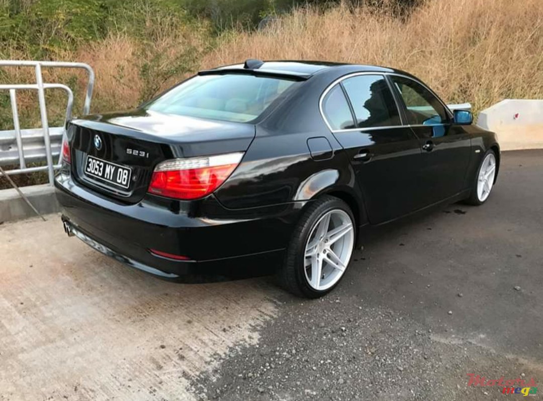 2008' BMW 523 photo #3