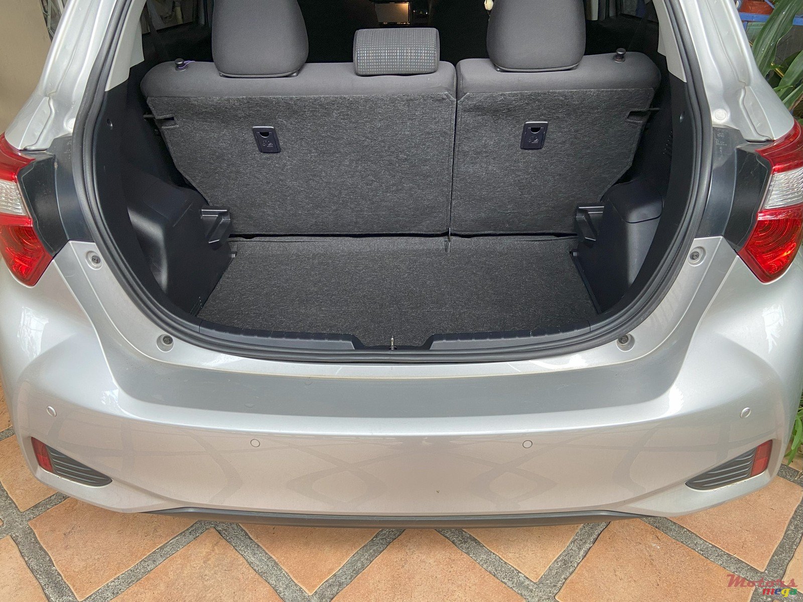 2019' Toyota Vitz Hybrid photo #6