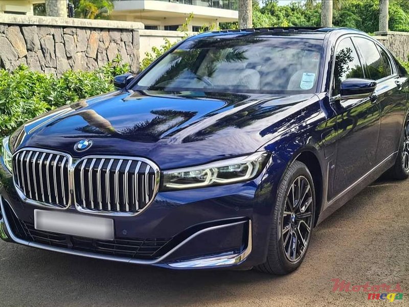 2020' BMW 7 Series 745e photo #1