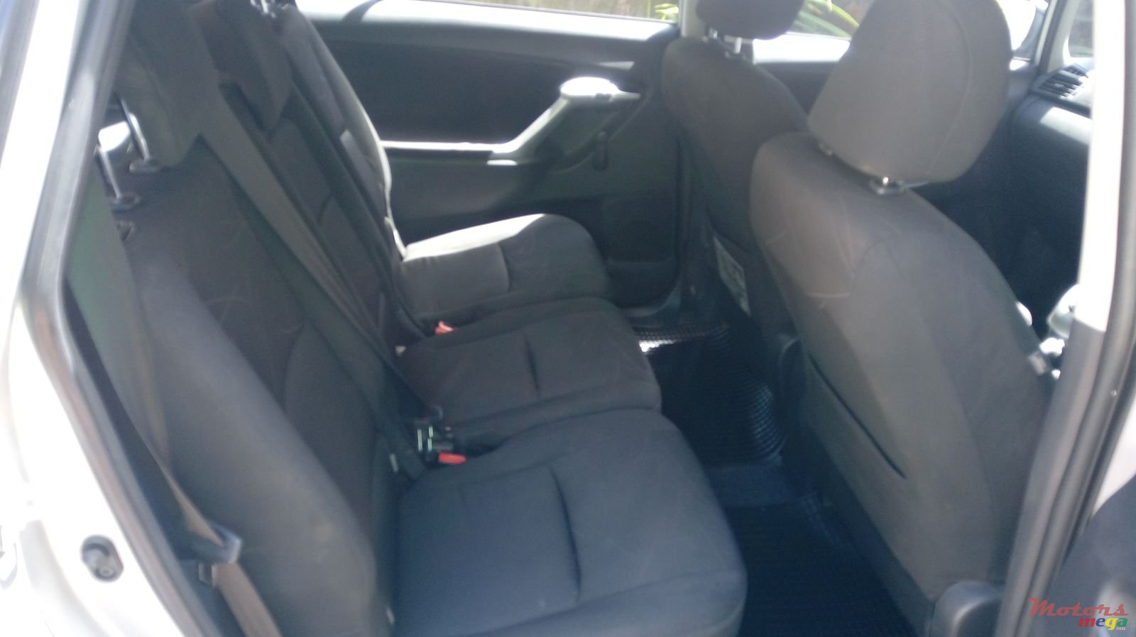 2010' Toyota Verso photo #4