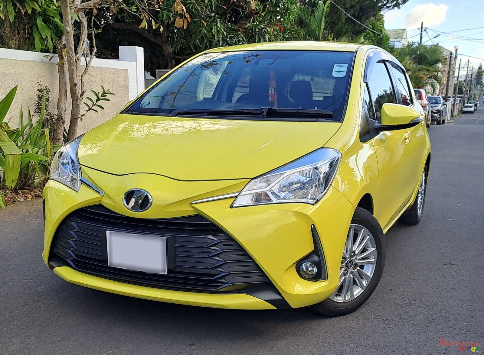 2017' Toyota Vitz photo #2
