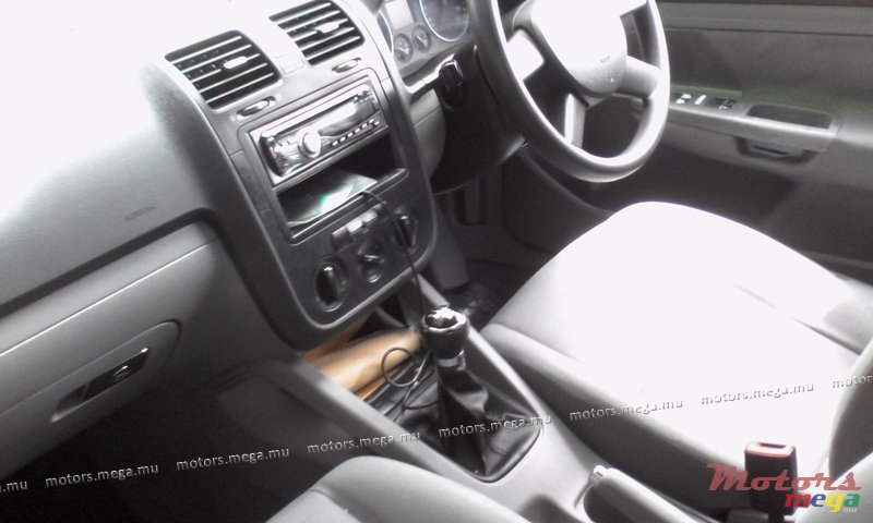 2005' Volkswagen V photo #4