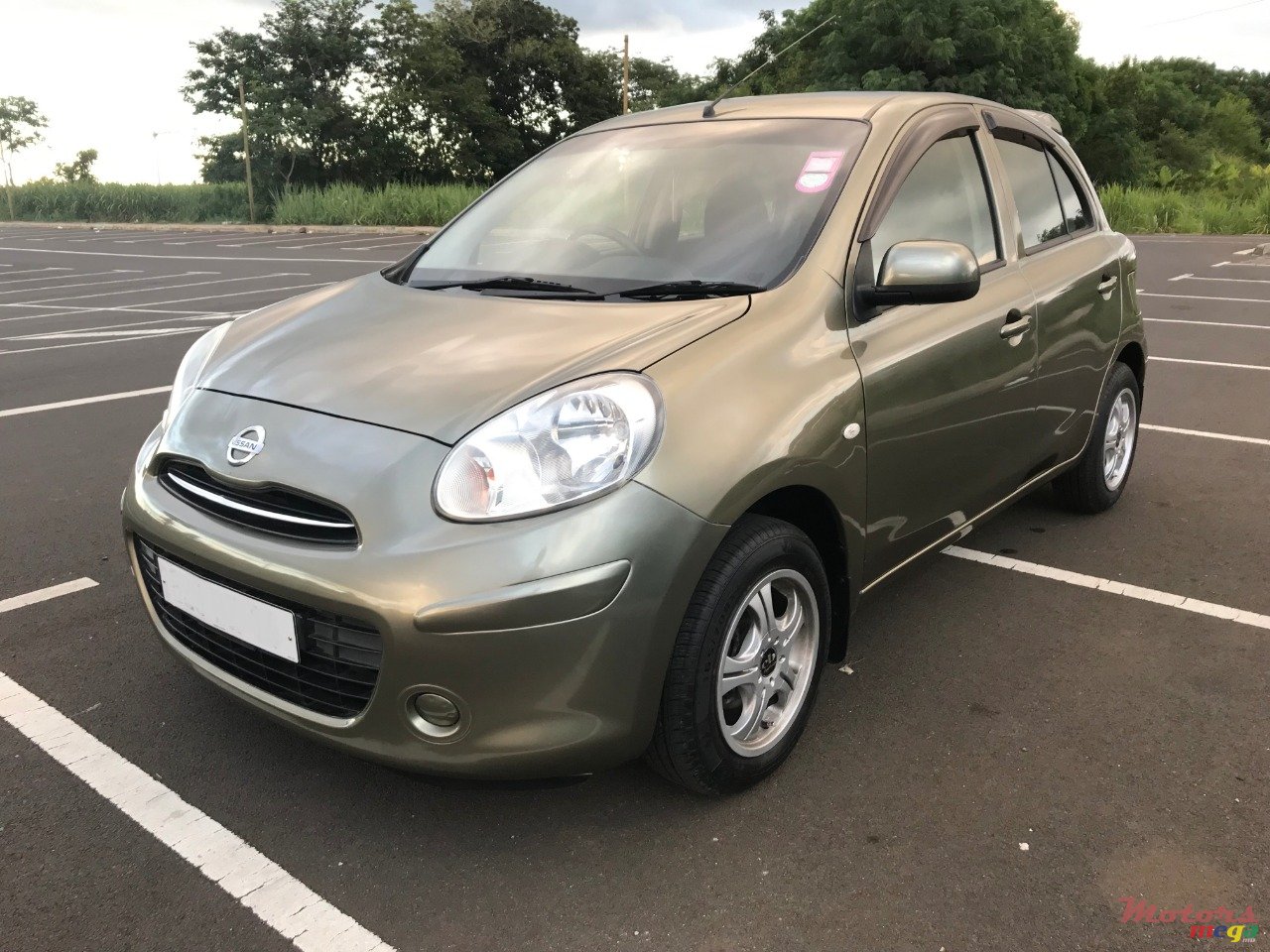 2014' Nissan March photo #1