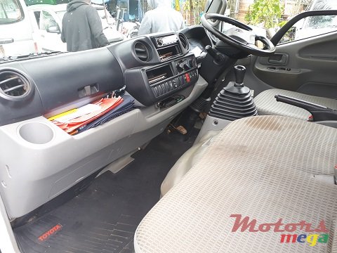 2012' Toyota Dyna photo #3