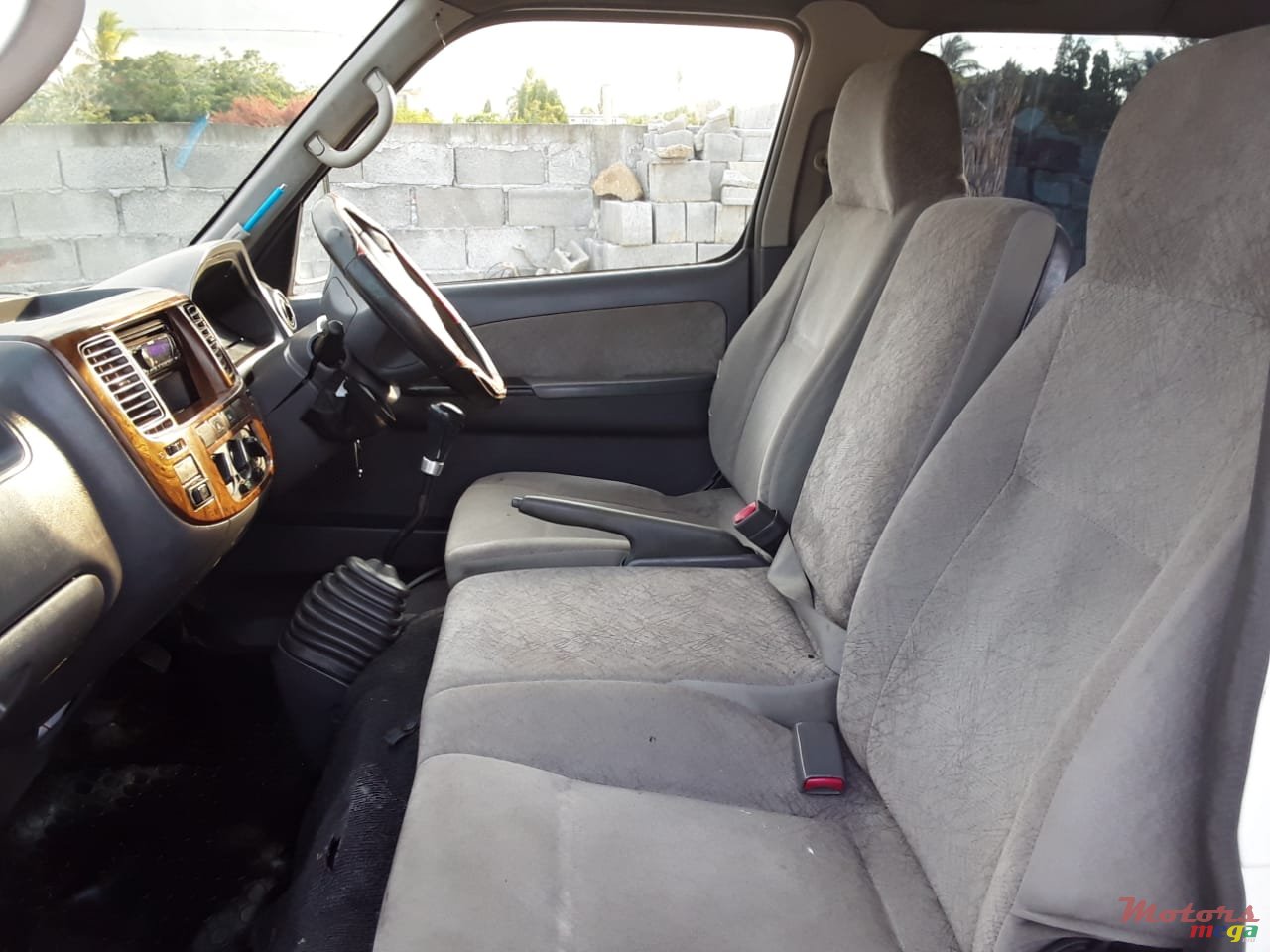 2007' Nissan NP300 photo #5