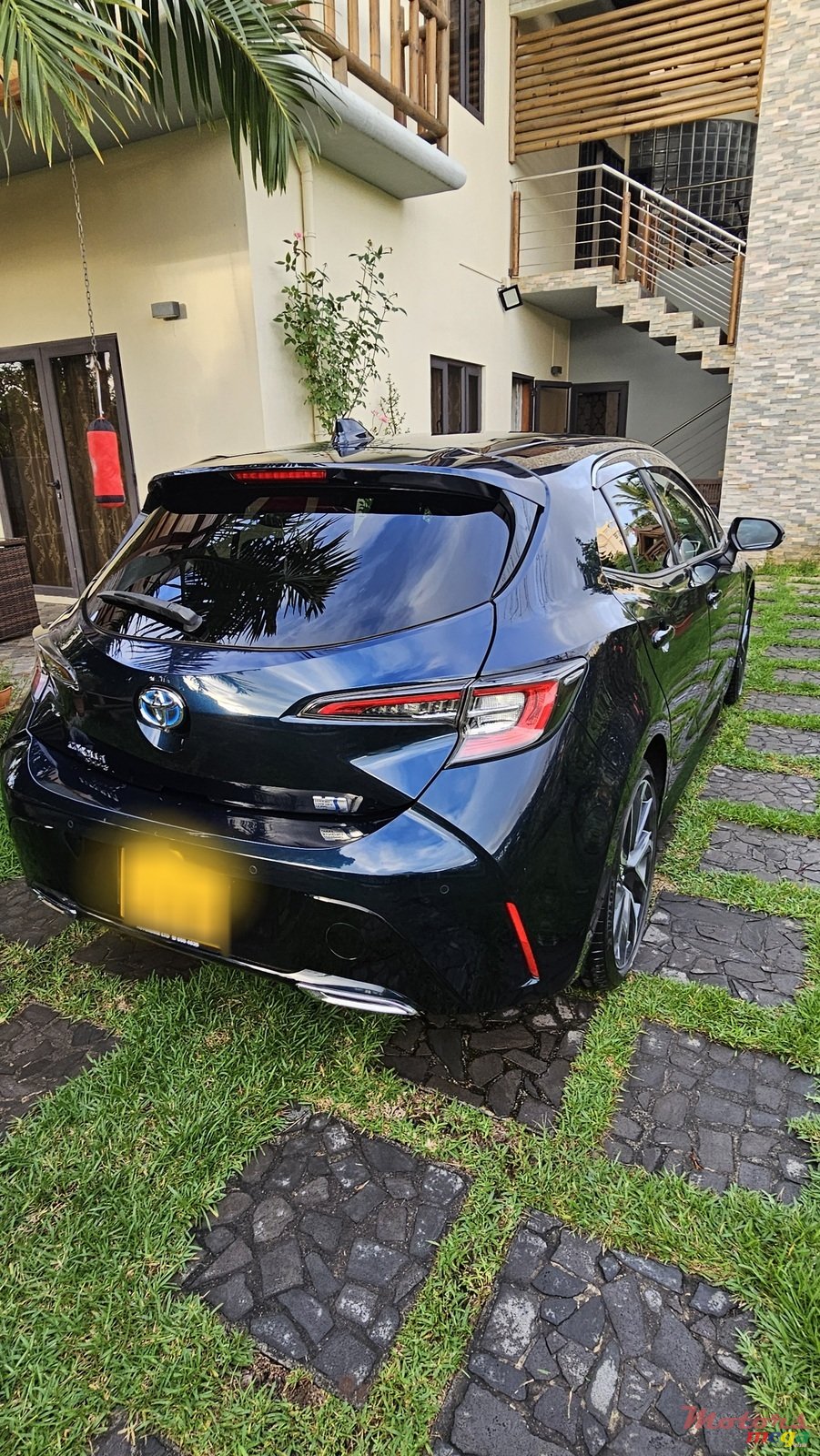 2022' Toyota Corolla photo #2