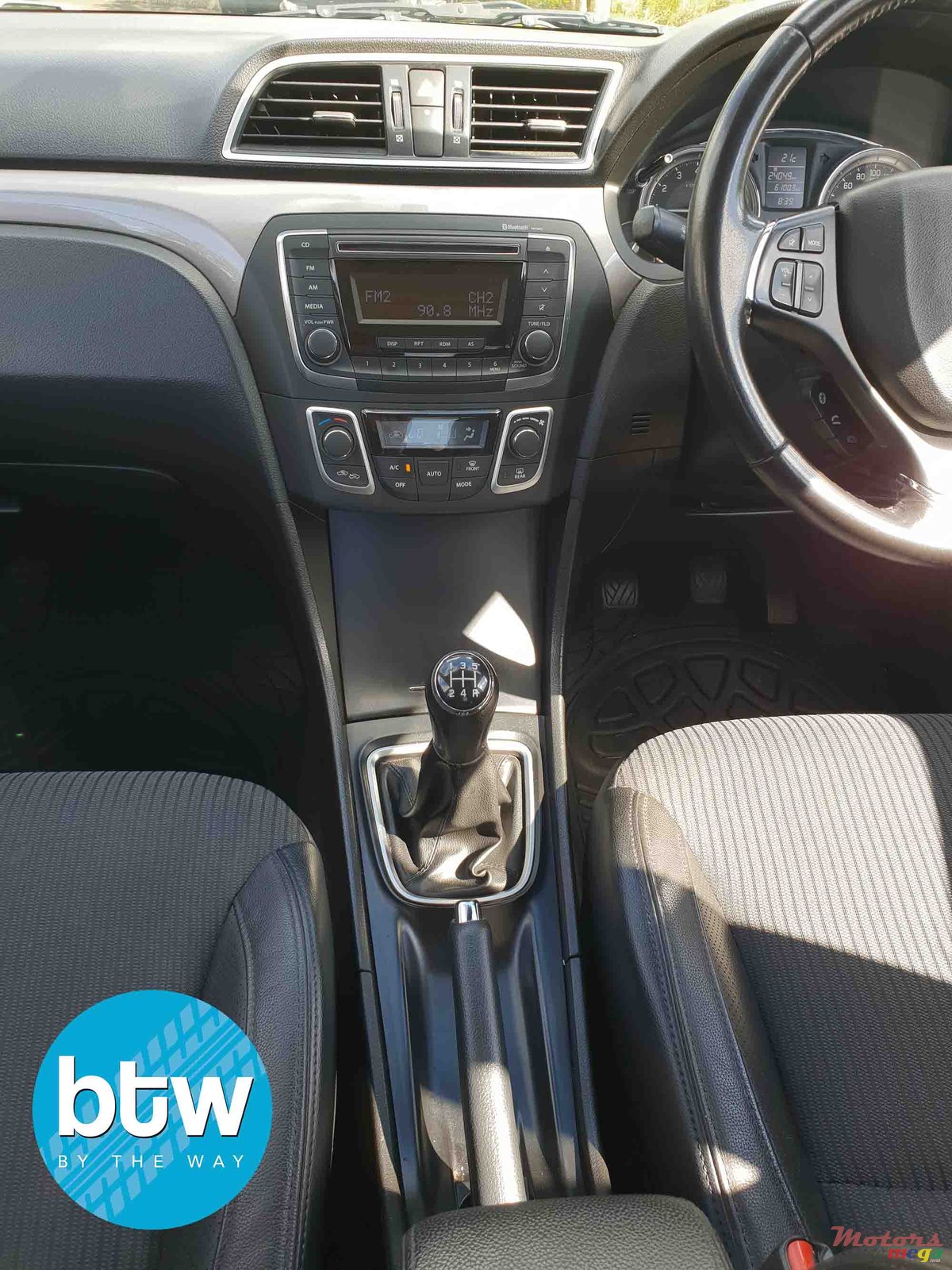 2016' Suzuki Baleno Ciaz photo #6