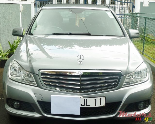 2011' Mercedes-Benz C-Class photo #1