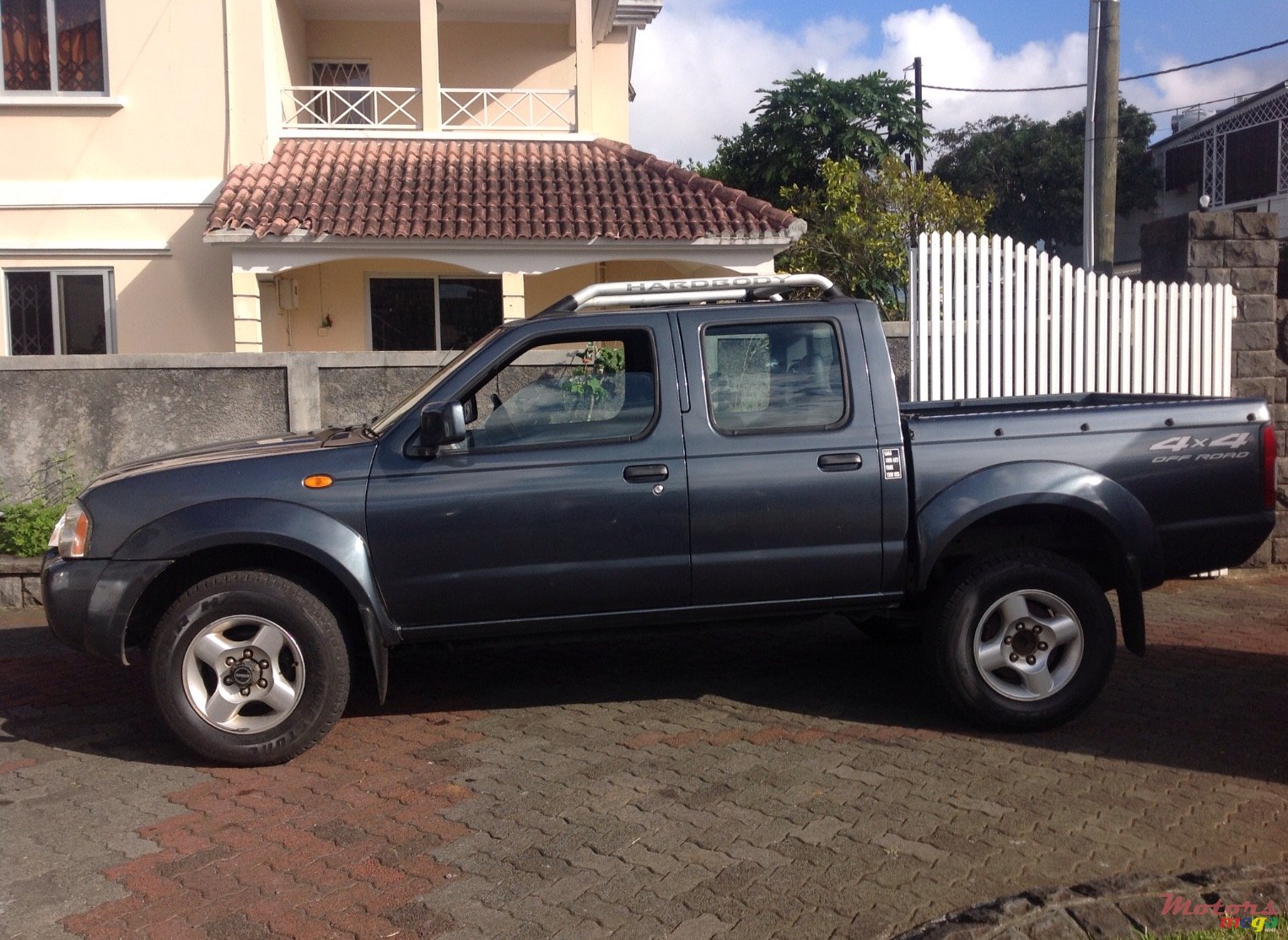 2003' Nissan photo #1