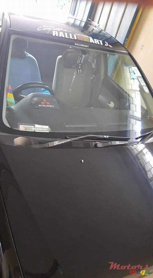 2007' Mitsubishi Lancer X Sportback photo #4