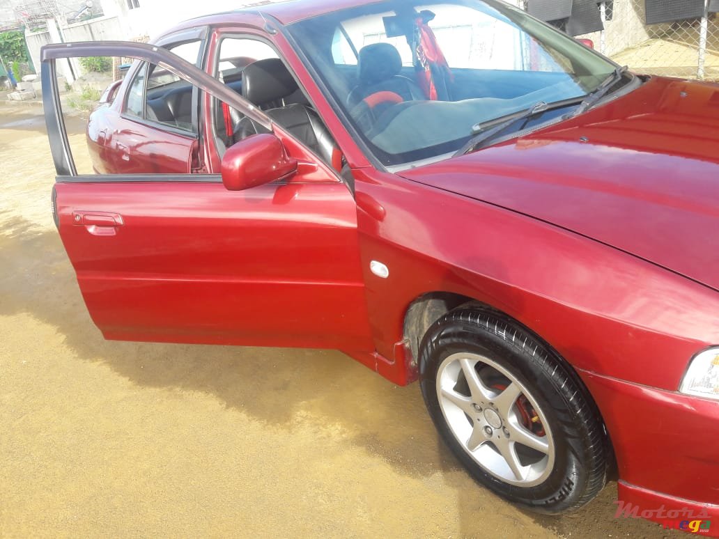 2000' Mitsubishi Lancer photo #6