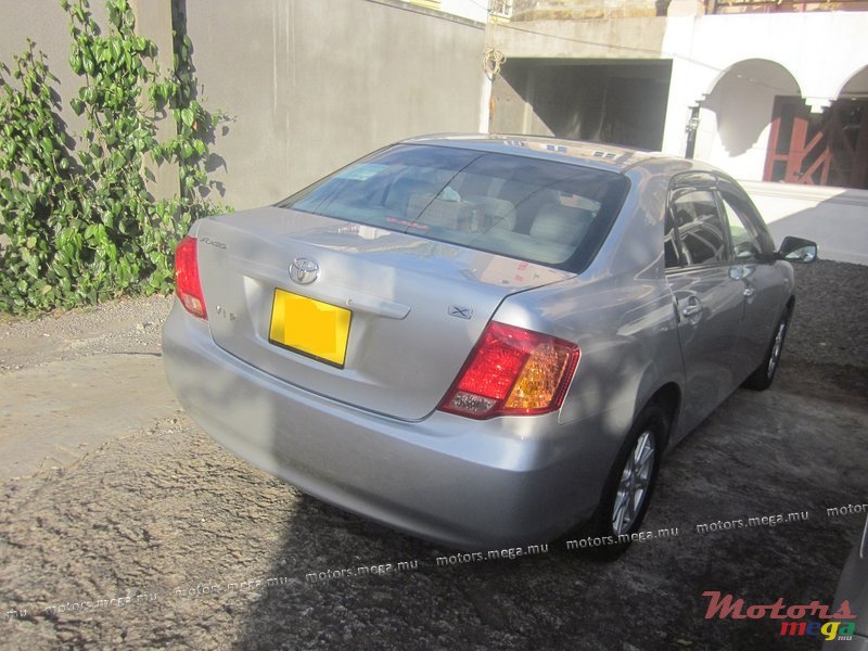 2008' Toyota Corolla Axio X photo #2