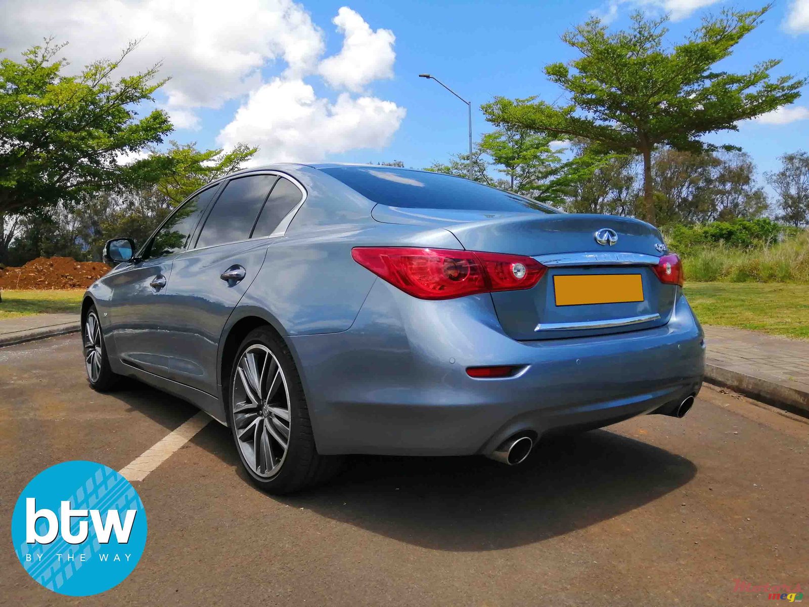 2015' Infiniti Q photo #3